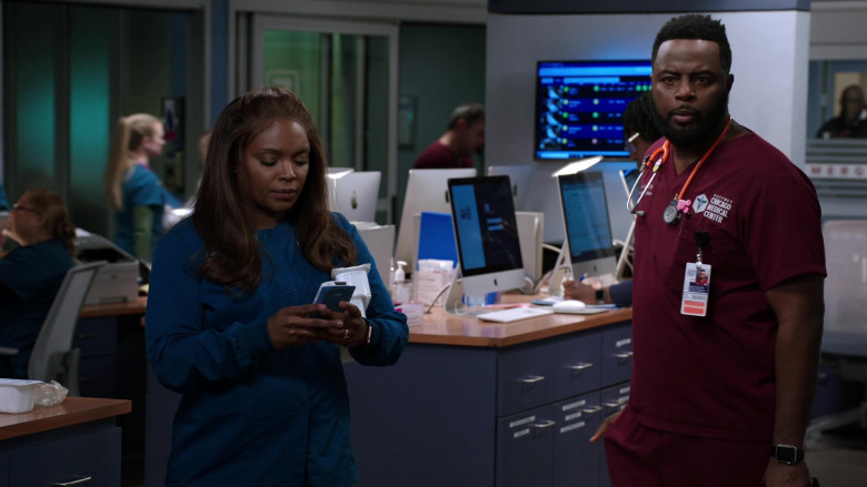 Apple iMac Computers in Chicago Med S07E15 Things Meant to Be Bent Not Broken (4)