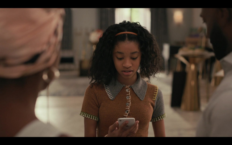 Apple iPhone Smartphone of Akira Akbar as Ashley Banks in Bel-Air S01E06 The Strength to Smile (2022)