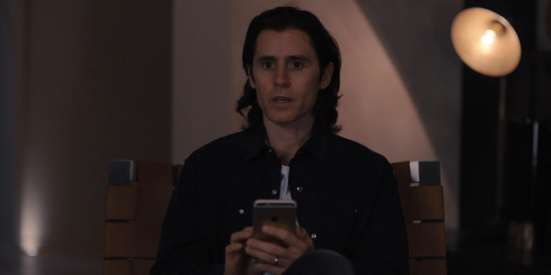 Apple iPhone Smartphones of Jared Leto as Adam Neumann in WeCrashed S01E04 4.4 (2)