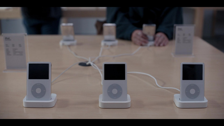 Apple iPod Portable Media Players in The Dropout S01E03 Green Juice (2022)