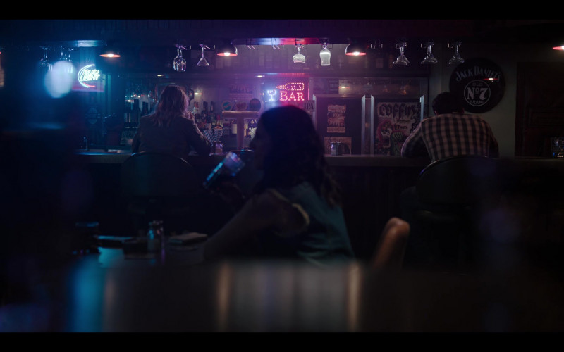 Bud Light and Jack Daniel’s Old No. 7 Tennessee Whiskey Signs in Pieces of Her S01E02 (2022)