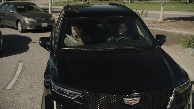 Cadillac XT6 Car Driven by Rob Lowe as Owen Strand in 9-1-1 Lone Star S03E08 In the Unlikely Event of an Emergency (2)