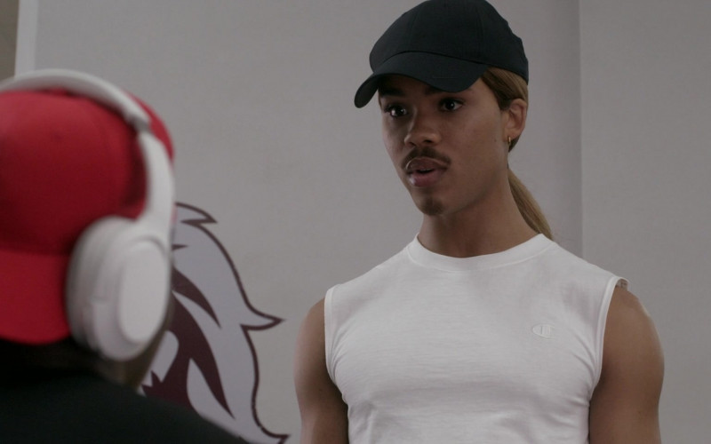 Champion Tank Top of Rhoyle Ivy King as Nathaniel Hardin in All American Homecoming S01E06 Family Affair (2022)