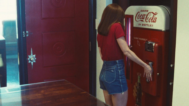 Coca-Cola Retro Vending Machine in Winning Time The Rise of the Lakers Dynasty S01E03 The Best Is Yet To Come (2022)