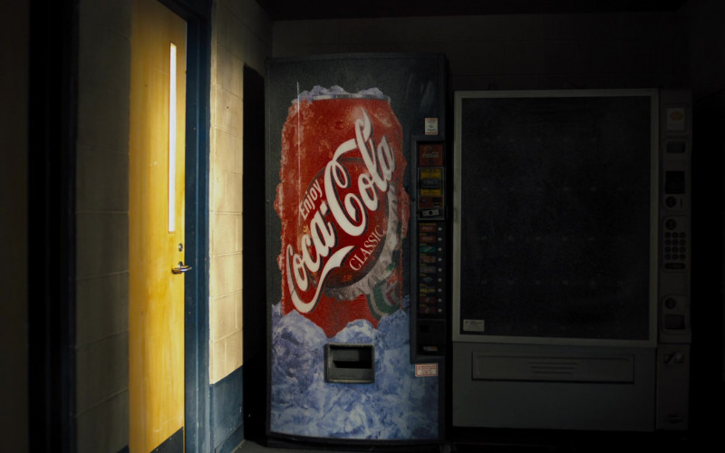 Coca-Cola Vending Machine in DMZ S01E03 The Good Name (3)