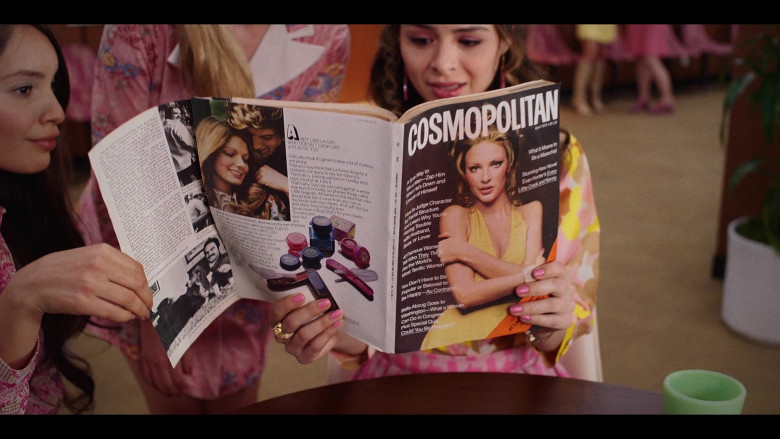 Cosmopolitan Magazines in Minx S01E01 Pilot (3)