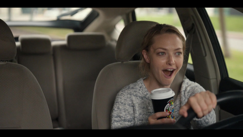 Coupa Cafe Coffee Cup Held by Amanda Seyfried as Elizabeth Holmes in The Dropout S01E03 Green Juice (2022)