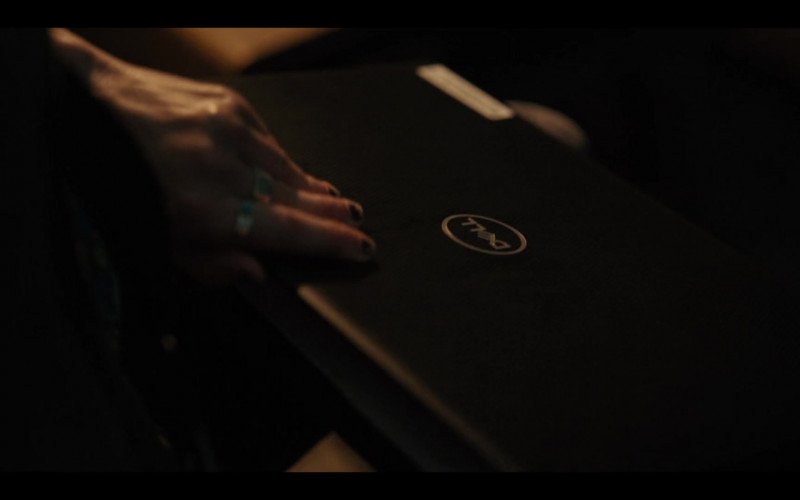 Dell Laptop in Pieces of Her S01E06 (1)