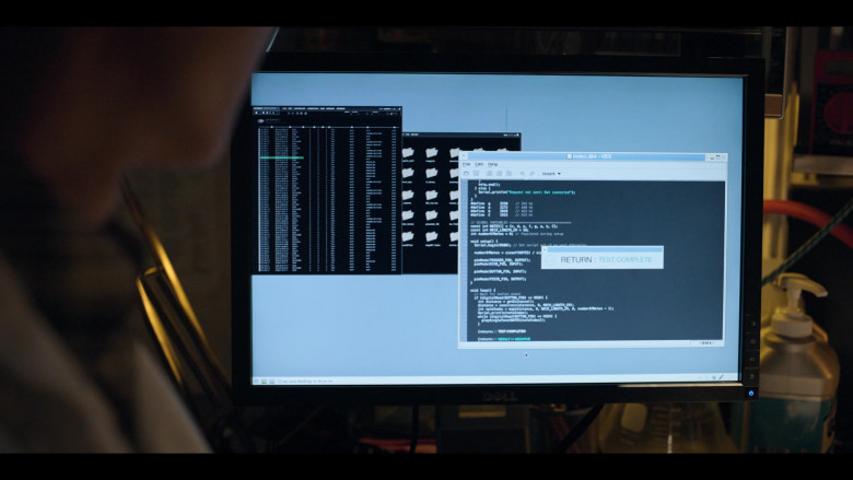Dell Monitor in The Dropout S01E02 Satori (1)