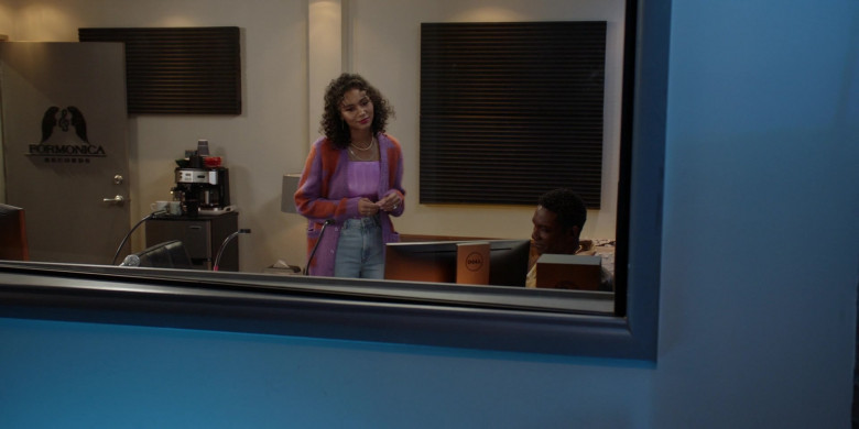 Dell Monitors in All American S04E12 Babies and Fools (1)
