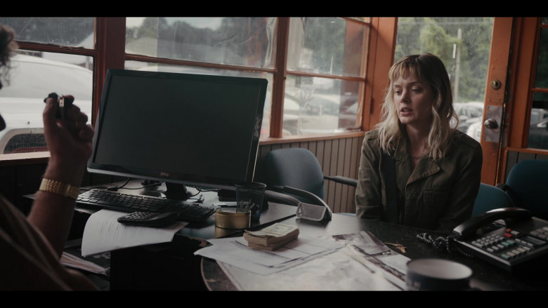 Dell PC Monitor in Pieces of Her S01E03 (2022)