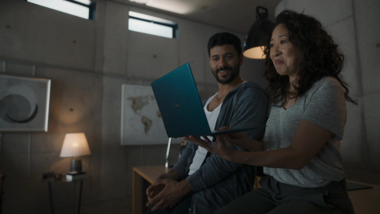 HUAWEI Laptop Computer Used by Sandra Oh as Eve Polastri in Killing Eve S04E03 A Rainbow in Beige Boots (1)