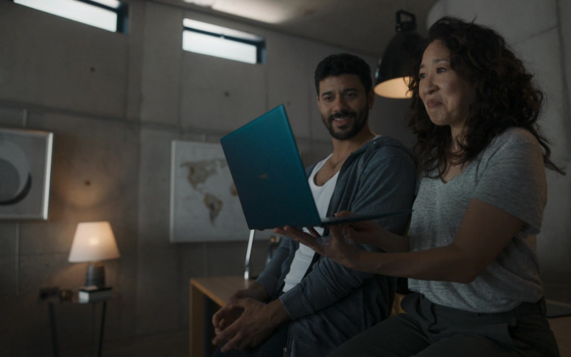 HUAWEI Laptop Computer Used by Sandra Oh as Eve Polastri in Killing Eve S04E03 A Rainbow in Beige Boots (1)