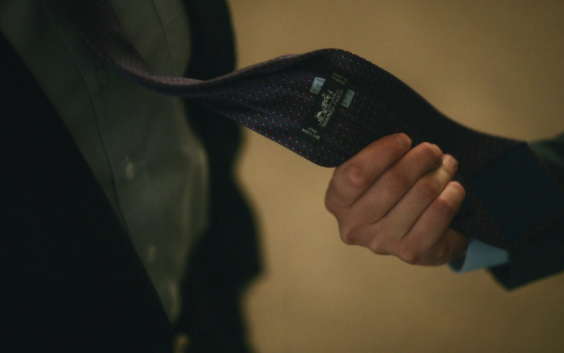 Hermès Men's Tie in Pachinko S01E02 Chapter Two (2022)