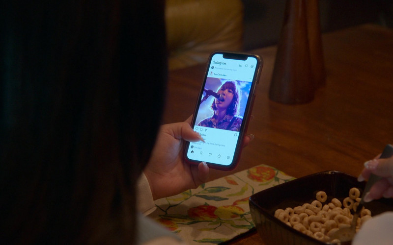 Instagram Social Network in Good Trouble S04E04 It’s Lonely Out in Space (2022)