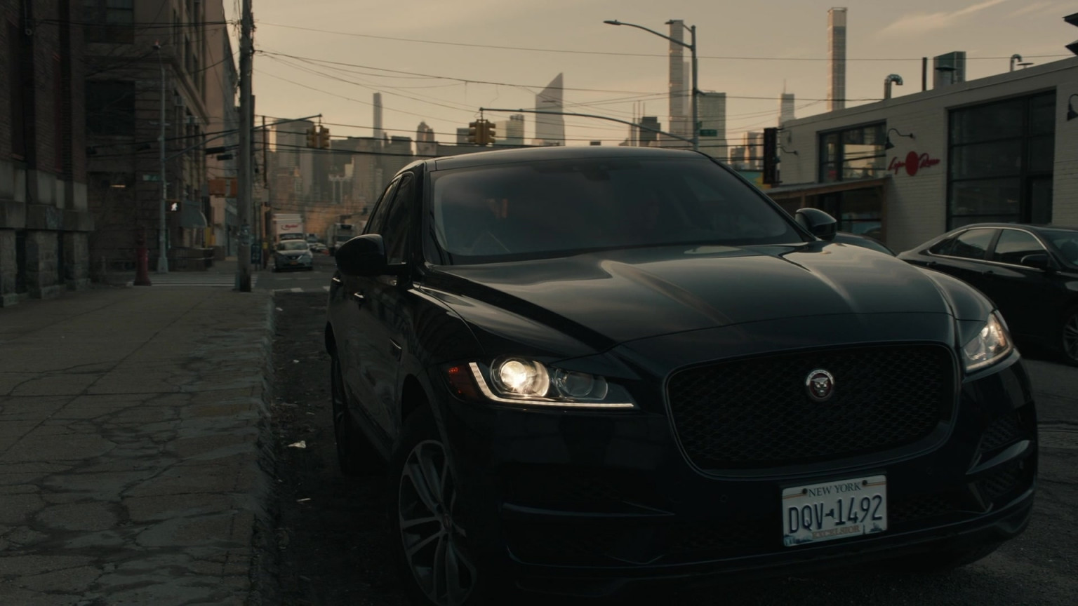 Jaguar FPACE Car In The Equalizer S02E12 "Somewhere Over The Hudson
