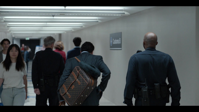 Louis Vuitton Luggage in The Dropout S01E03 Green Juice (1)