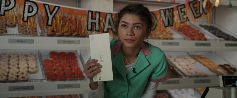 Massachusetts Institute of Technology Letter Held by Zendaya as MJ in Spider-Man No Way Home (2021)