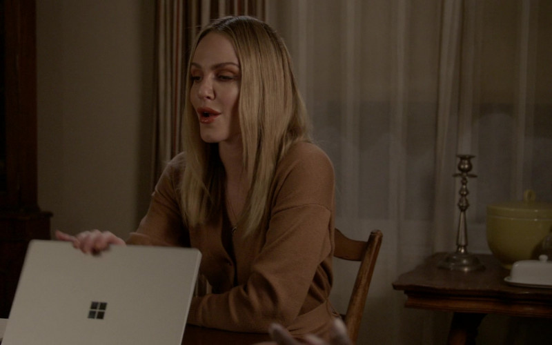 Microsoft Surface Laptop Computer in All American S04E09 Got Your Money (2022)