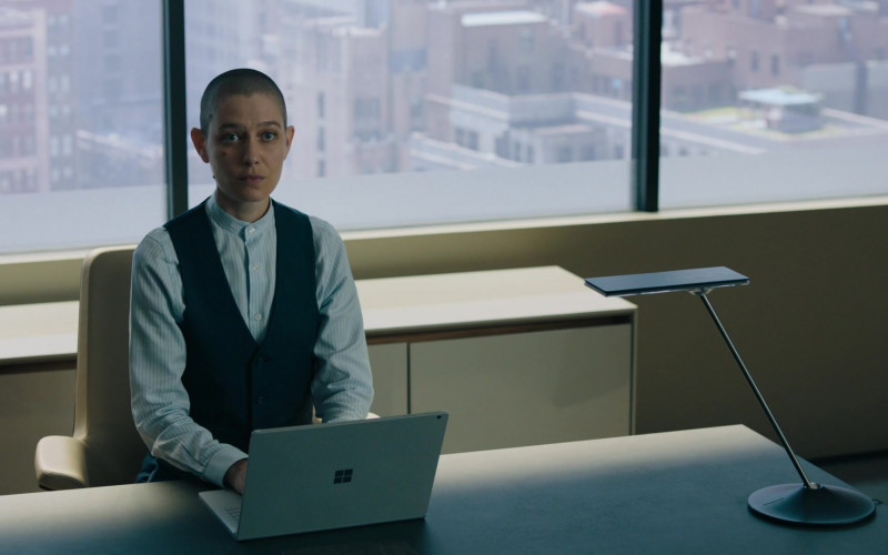 Microsoft Surface Laptop Computers in Billions S06E08 The Big Ugly (2)