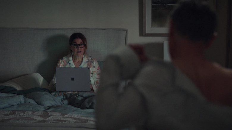 Microsoft Surface Laptop Computers in The Resident S05E16 6 Volts (2)