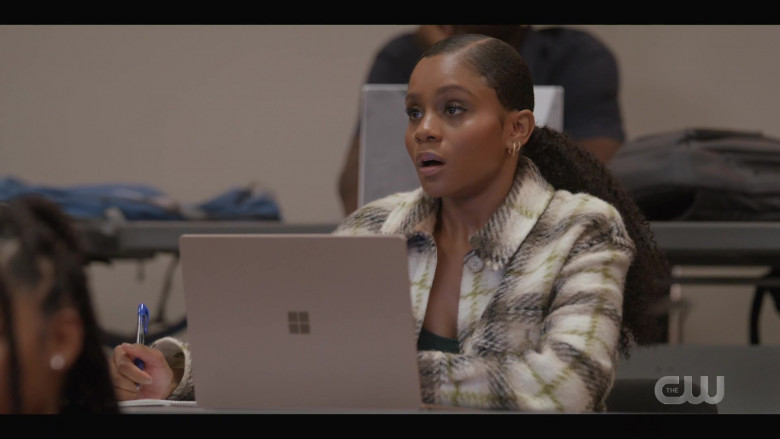 Microsoft Surface Tablets and Laptops in All American Homecoming S01E02 Under Pressure (3)