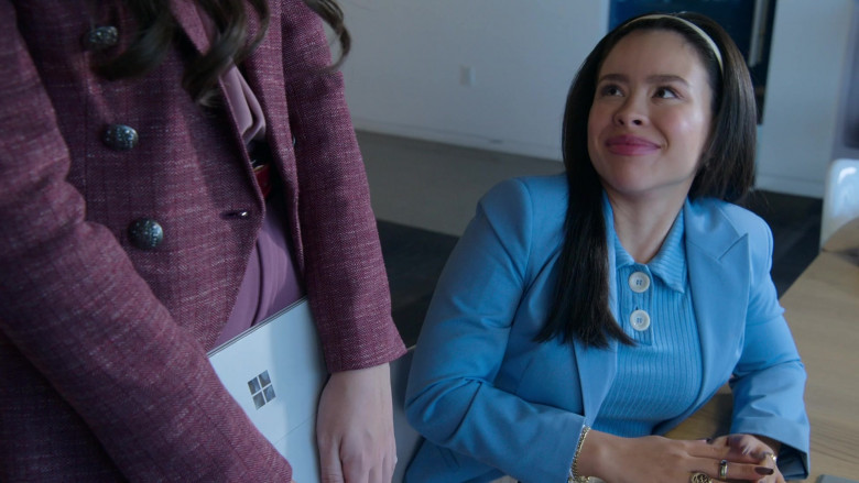 Microsoft Surface Tablets in Good Trouble S04E03 Meet the New Boss (3)