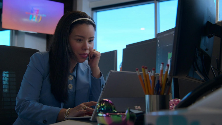 Microsoft Surface Tablets in Good Trouble S04E03 Meet the New Boss (4)
