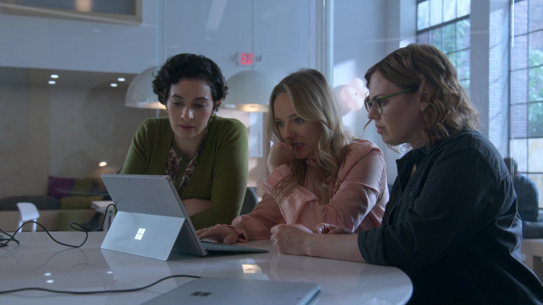 Microsoft Surface Tablets in Good Trouble S04E03 Meet the New Boss (6)
