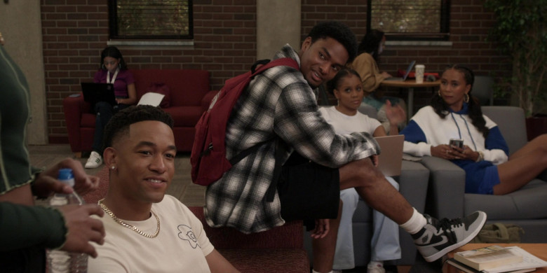 Nike Air Jordan 1 Sneakers in All American Homecoming S01E04 If Only You Knew (3)