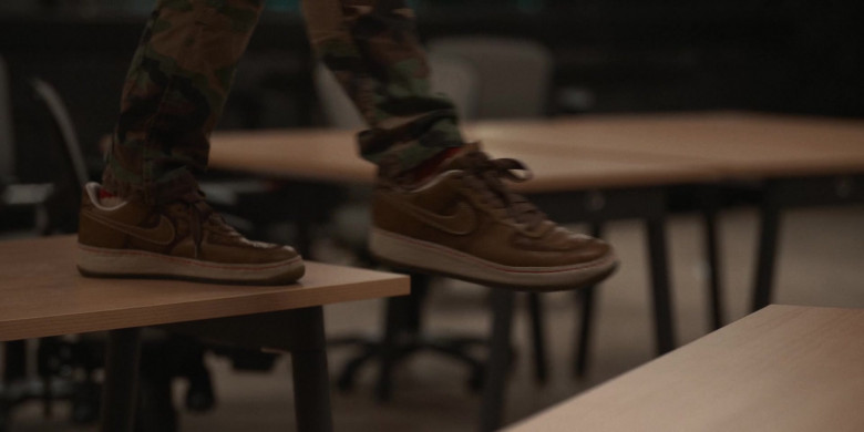 Nike Brown Boots in WeCrashed S01E02 Masha Masha Masha (2022)