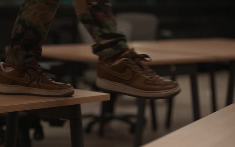 Nike Brown Boots in WeCrashed S01E02 Masha Masha Masha (2022)