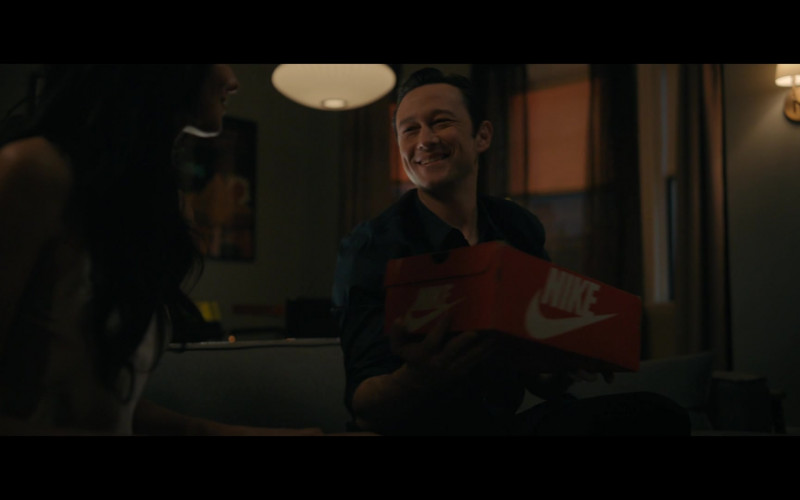 Nike Shoe Box Held by Joseph Gordon-Levitt as Travis Kalanick in Super Pumped The Battle for Uber S01E03 War (1)