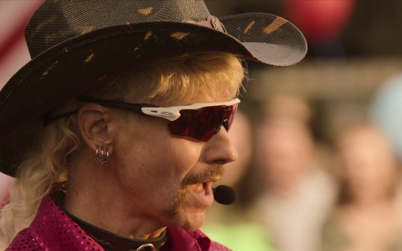 Oakley Men's Sunglasses of John Cameron Mitchell as Joe Exotic in Joe vs. Carole S01E01 Unwanted Animals (2022)
