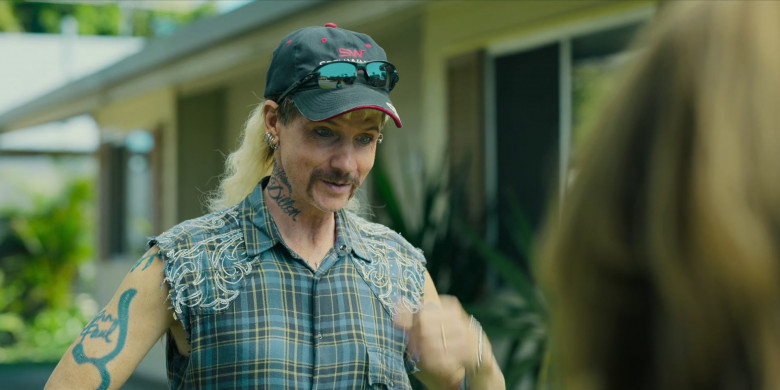 Oakley Sunglasses of John Cameron Mitchell as Joe Exotic in Joe vs. Carole S01E08 Survival of the Fittest (2022)