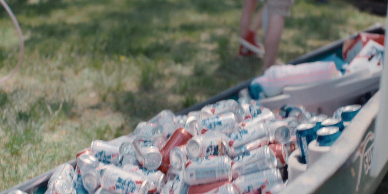 Pabst Blue Ribbon Beer Cans in WeCrashed S01E03 Summer Camp (2022)