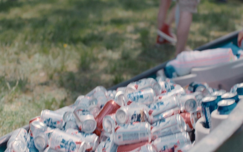 Pabst Blue Ribbon Beer Cans in WeCrashed S01E03 Summer Camp (2022)