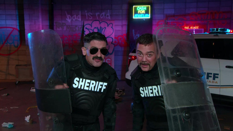 Ray-Ban Aviator Sunglasses of Robert Ben Garant as Deputy Travis Junior in Reno 911! S08E04 Law Enforcement Mini Fun Fest (1)