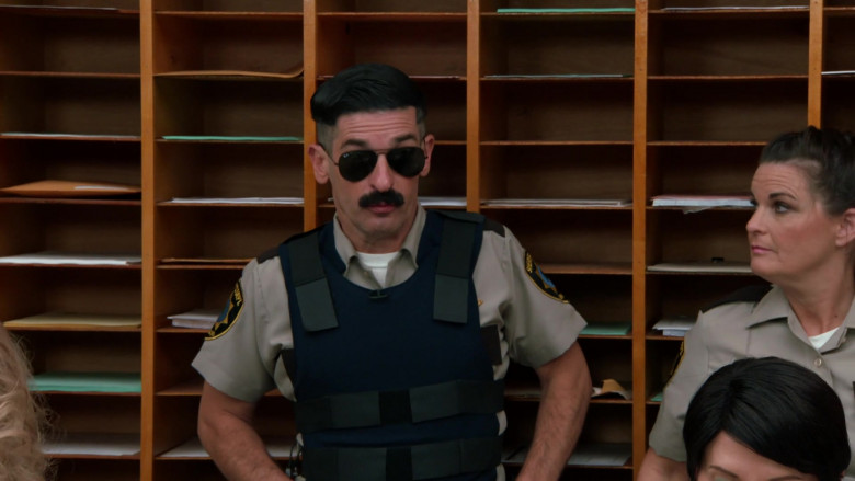 Ray-Ban Men's Sunglasses of Robert Ben Garant as Deputy Travis Junior in Reno 911! S08E02 Bad Lieutenant Woman (2)