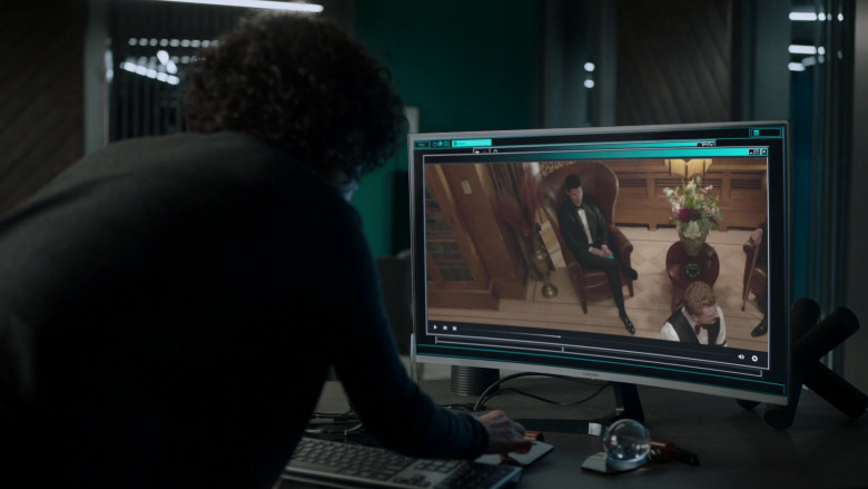 Samsung Monitors in Upload S02E03 Robin Hood (6)