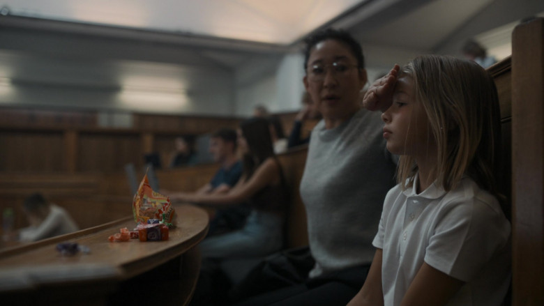 Starburst and Haribo Candies in Killing Eve S04E05 Don’t Get Attached (2022)