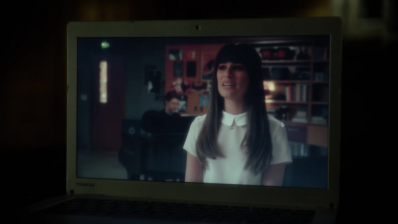 Toshiba Laptop in The Girl from Plainville S01E01 Star-Crossed Lovers and Things Like That (2022)
