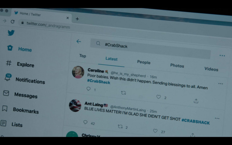 Twitter Social Network in Pieces of Her S01E01 (2022)