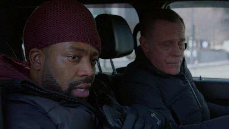Under Armour Gloves of LaRoyce Hawkins as Kevin Atwater in Chicago P.D. S09E15 Gone (2)