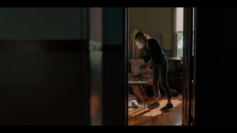 Vans Sneakers of Bella Heathcote as Andy Oliver in Pieces of Her S01E05 (2022)