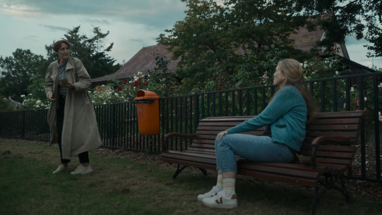 Veja Women's Sneakers in Killing Eve S04E05 Don't Get Attached (2022)