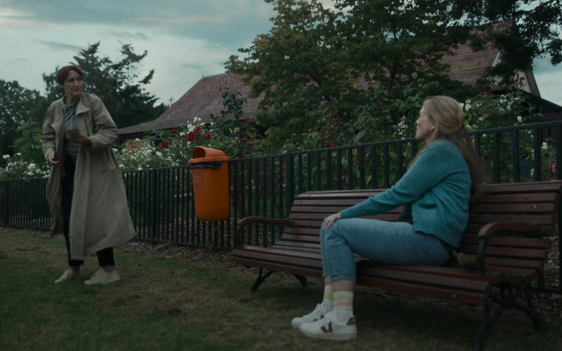 Veja Women’s Sneakers in Killing Eve S04E05 Don’t Get Attached (2022)
