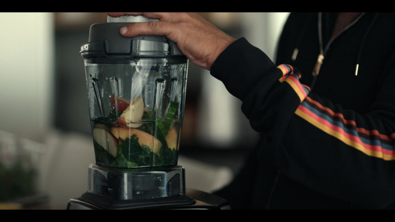 Vitamix Blending Machine in The Dropout S01E07 Heroes (2022)