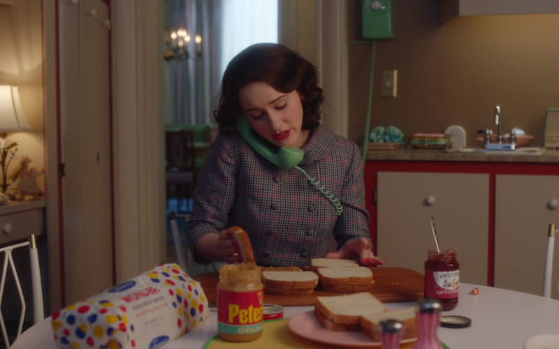 Wonder Bread, Peter Pan Peanut Butter and Smucker’s Enjoyed by Rachel Brosnahan as Miriam ‘Midge’ Maisel in The Marvelous Mrs. Maisel S04E08 How Do You Get to Carnegie Hall (2022)