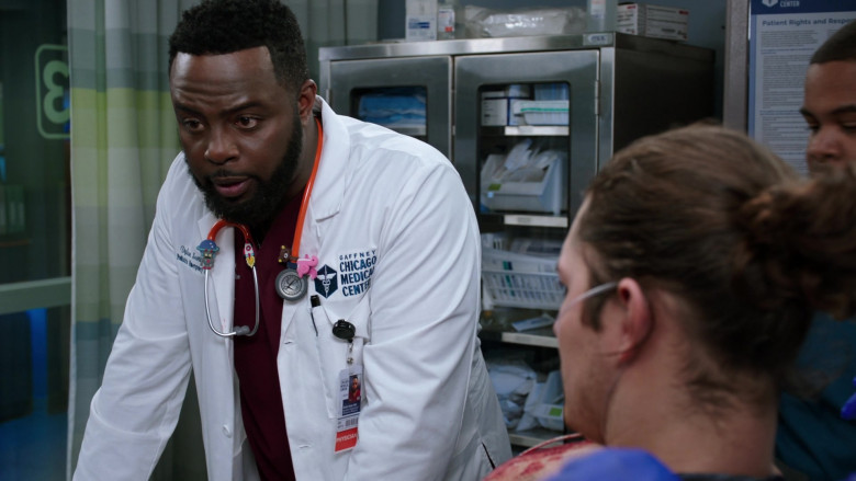 3M Littmann Stethoscopes in Chicago Med S07E17 If You Love Someone, Set Them Free (2)